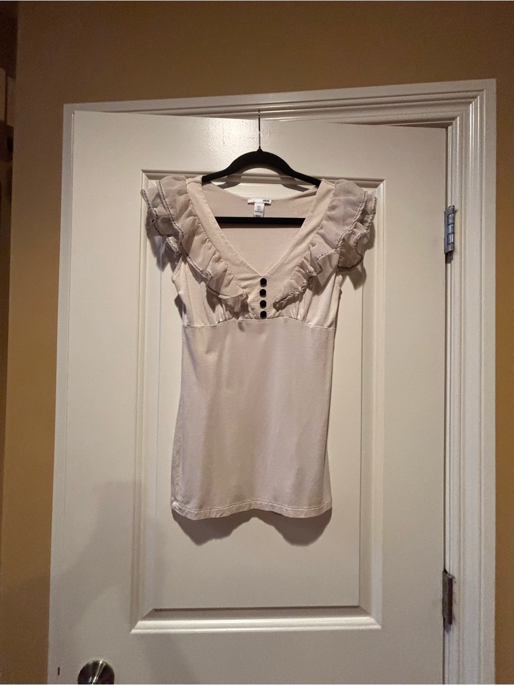 H&M Cream Ruffle V-Neck Button Front Top
